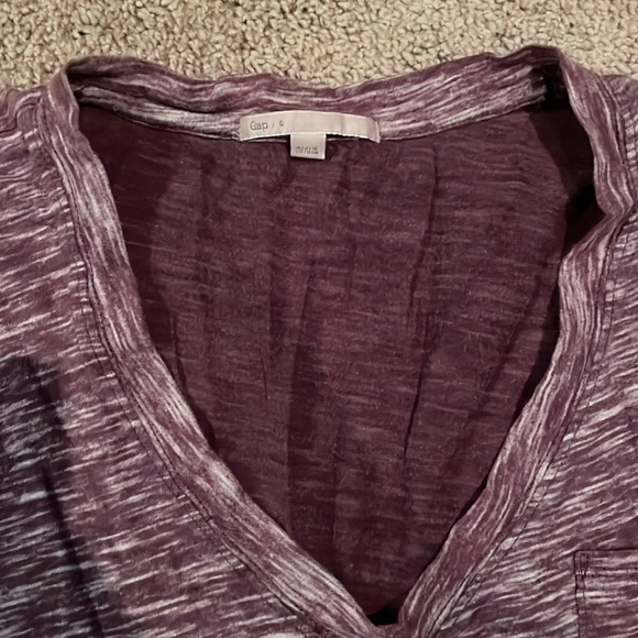 Gap tshirt - Picture 2 of 2